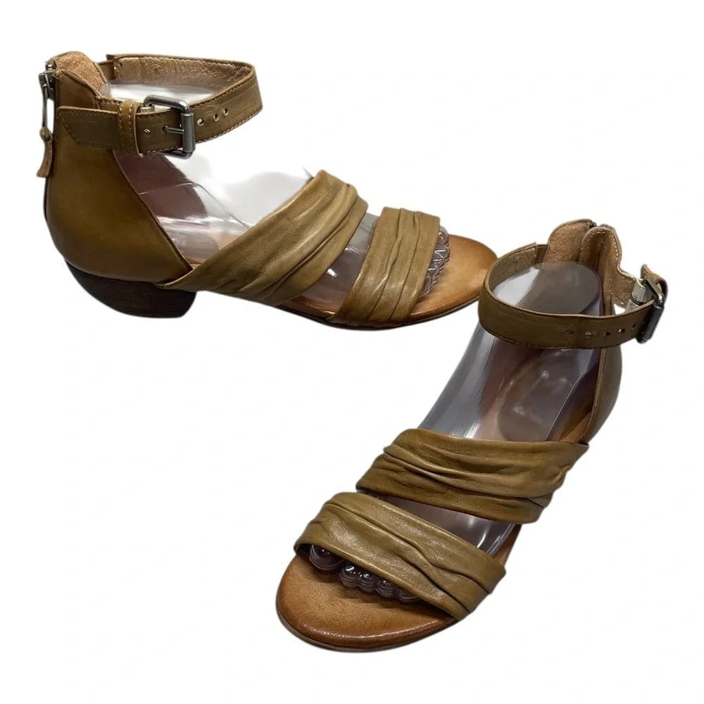 Miz Mooz Cassie Brown Tan Leather Strappy Buckle Sandal Women’s size EU 38